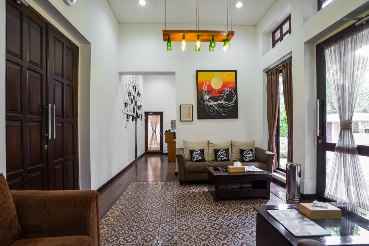Jambuluwuk Residence Menteng Giacarta Esterno foto