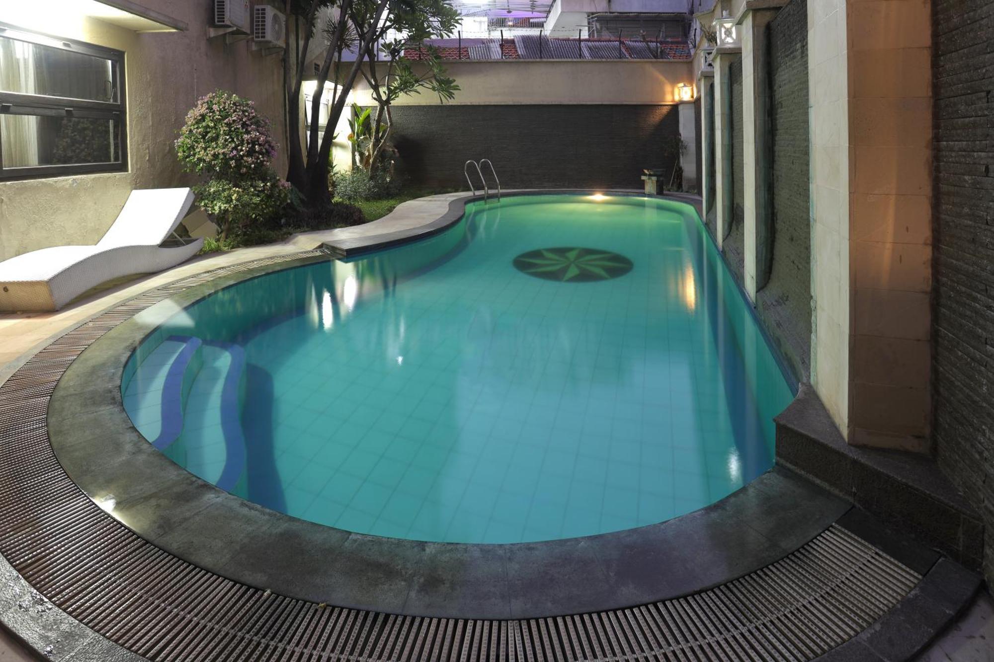 Jambuluwuk Residence Menteng Giacarta Esterno foto